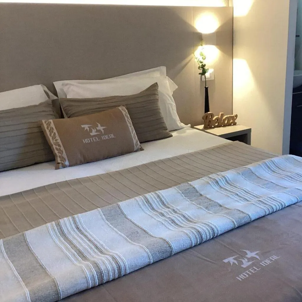 Hotel Ideal リミニ