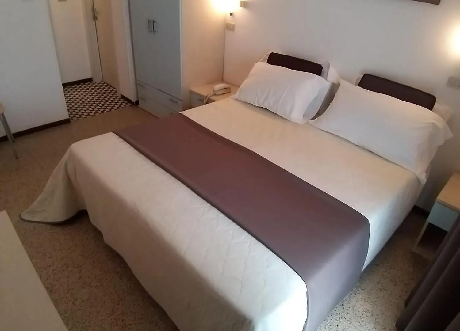 Hotel Ideal リミニ 3*,